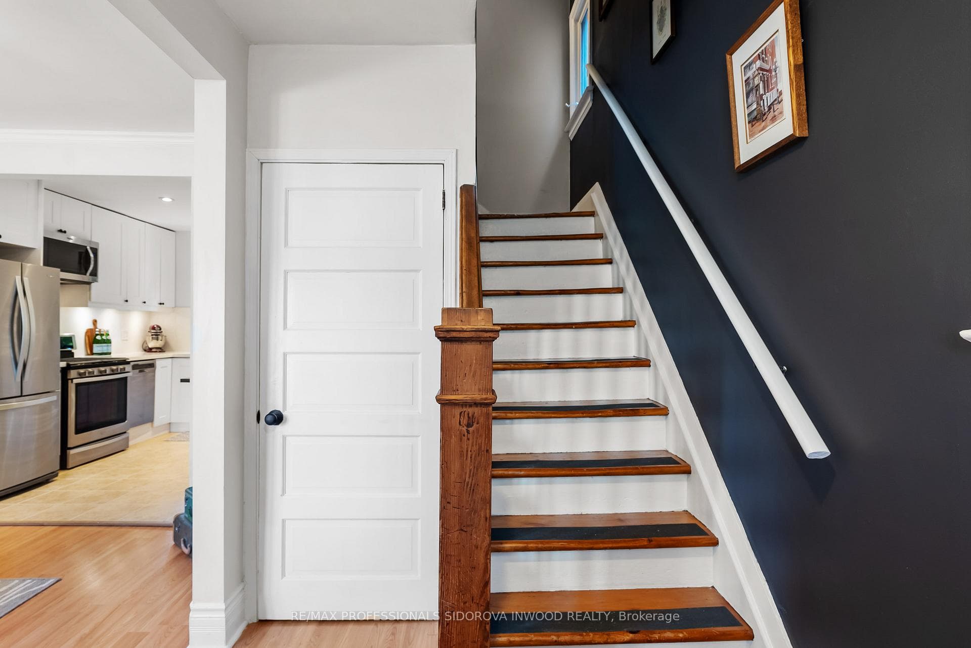 45 Stephen Drive photo 2