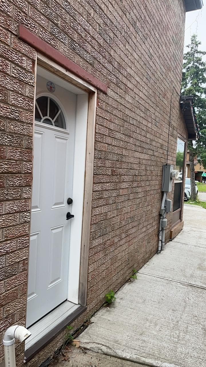 95 Dunbar Crescent photo 14