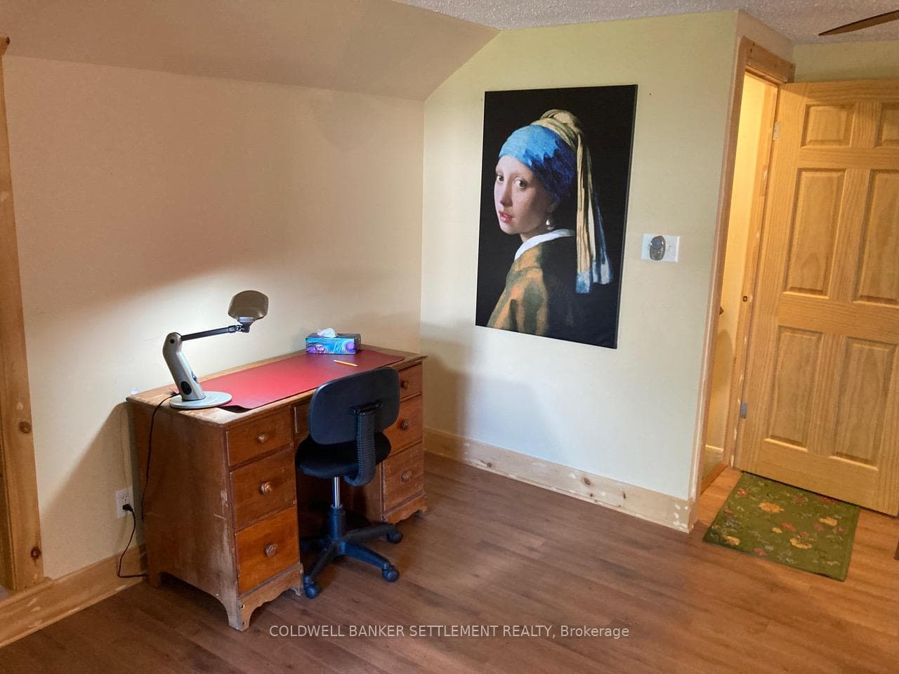 1070 Elizabeth Street photo 24