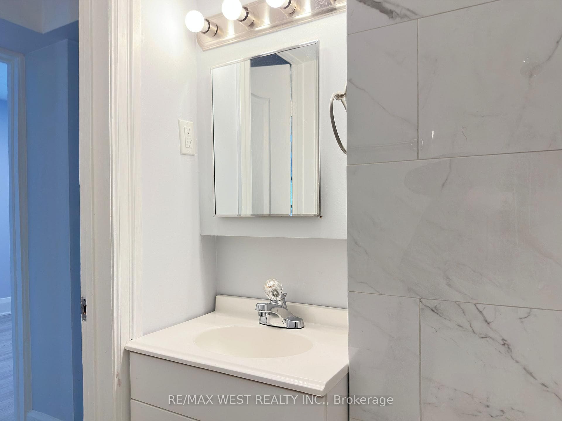 148 Vaughan Road photo 8