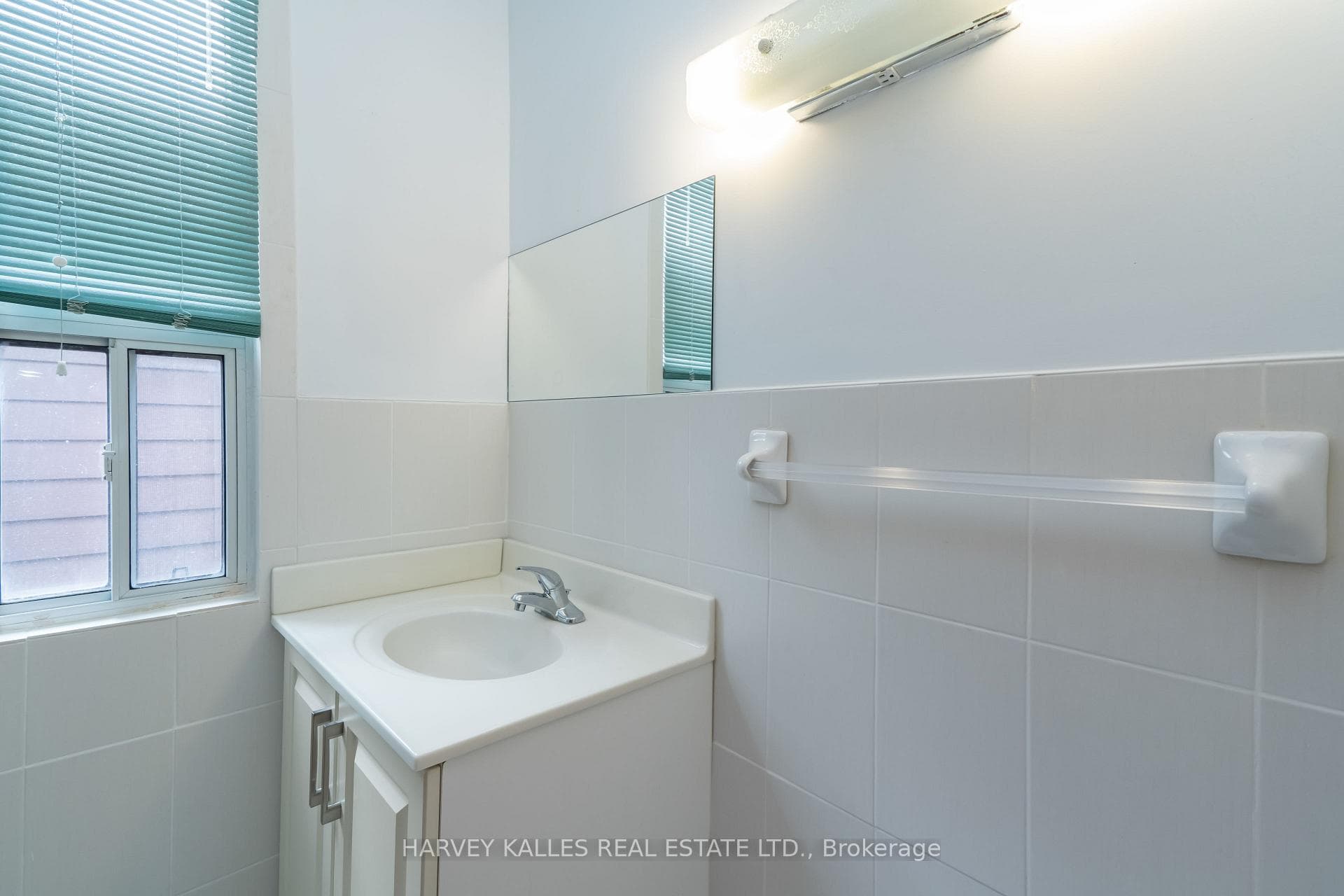 176 Manning Avenue photo 21
