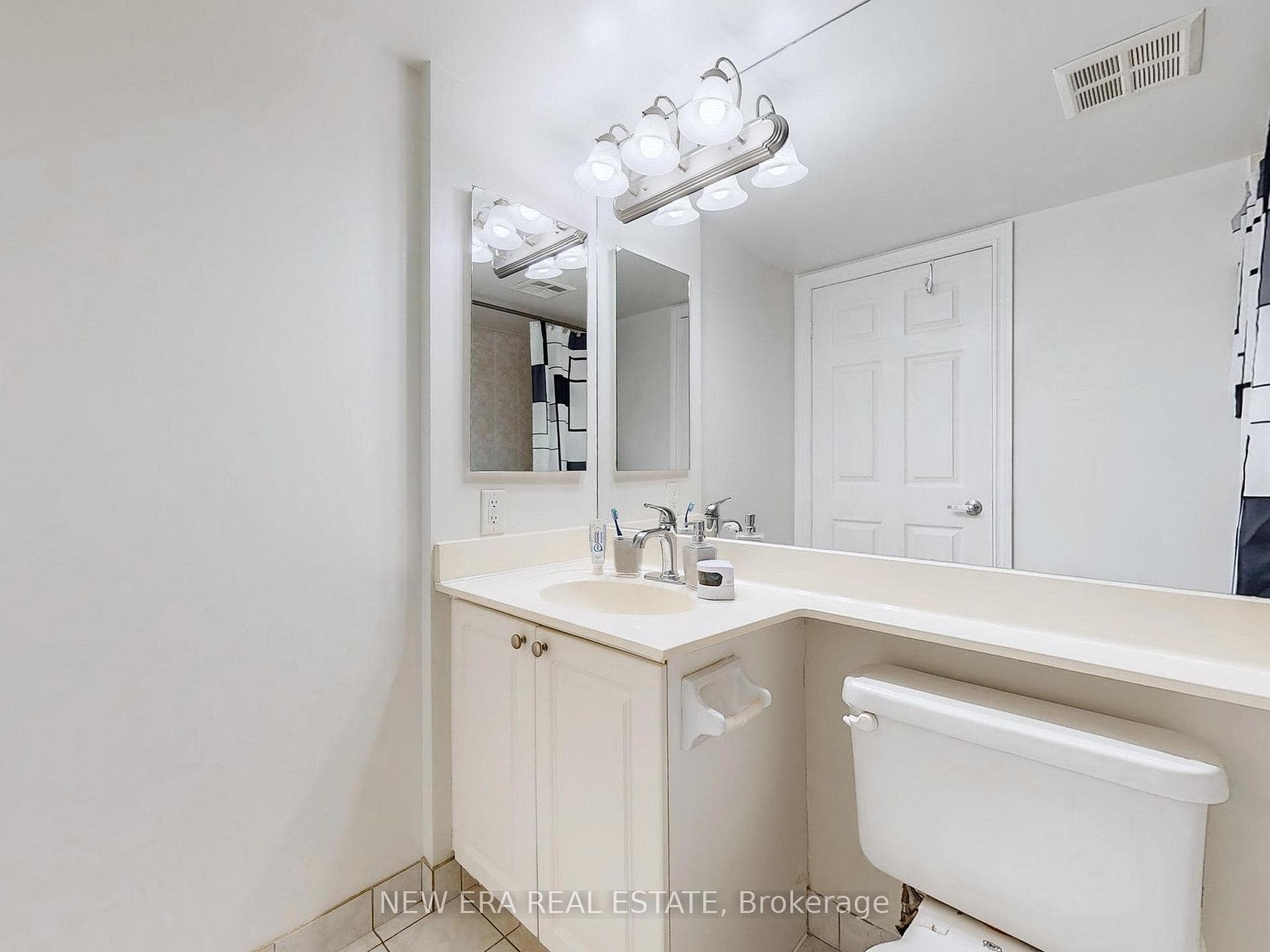 3888 Duke Of York Boulevard Unit 923 photo 17