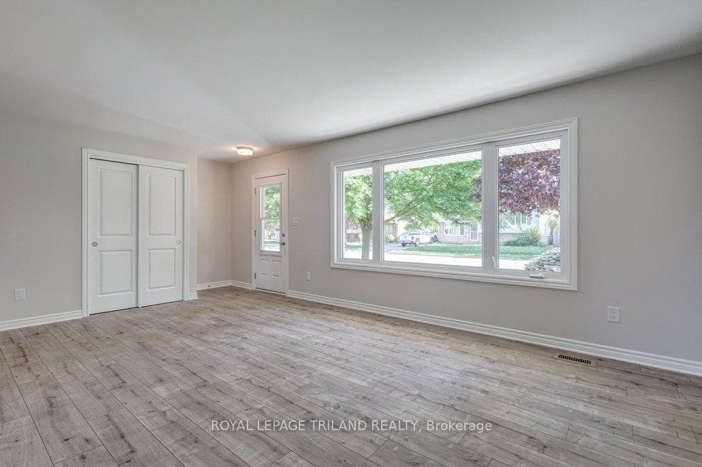 6 Leger Avenue photo 6