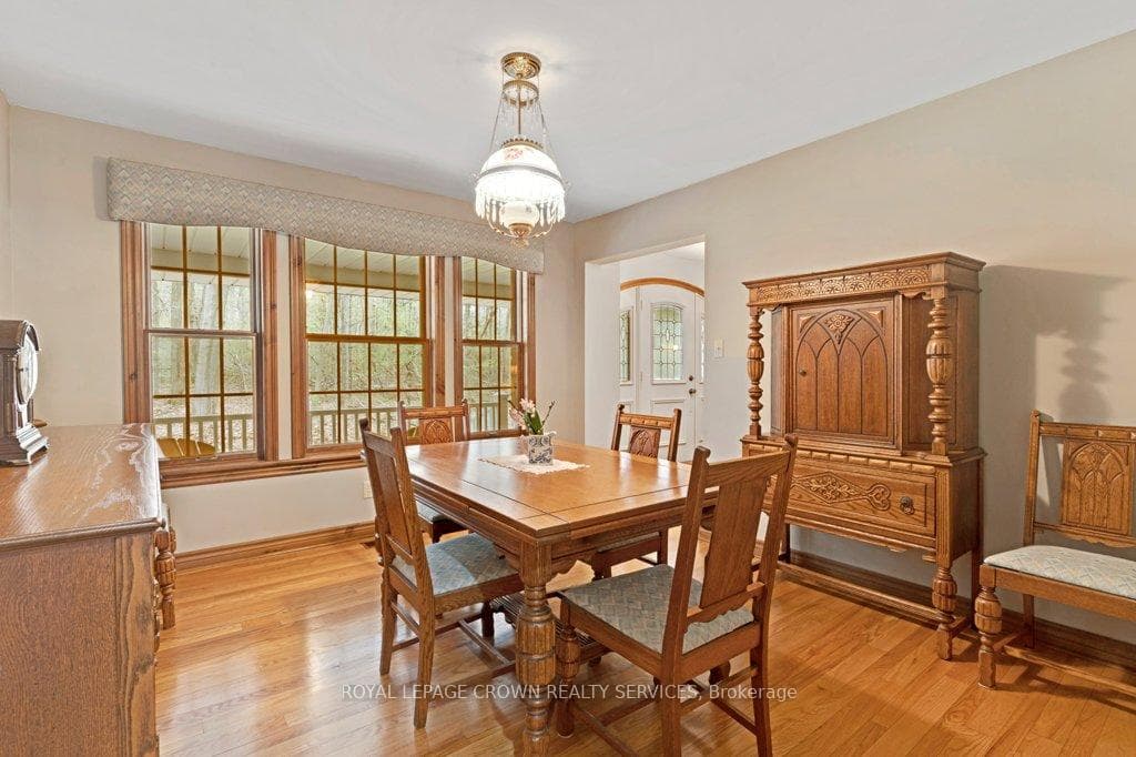 2 Hughson Lane photo 8