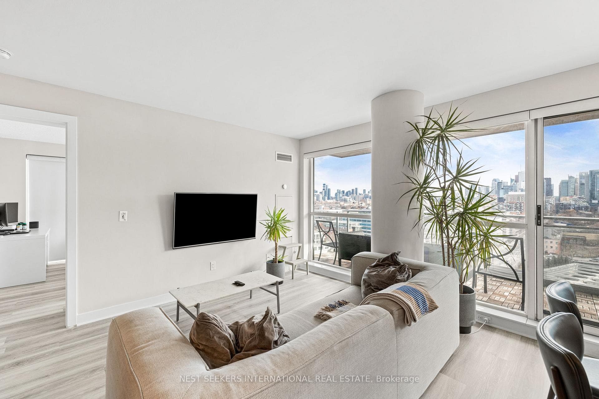 80 Western Battery Road Unit 1506 photo 6