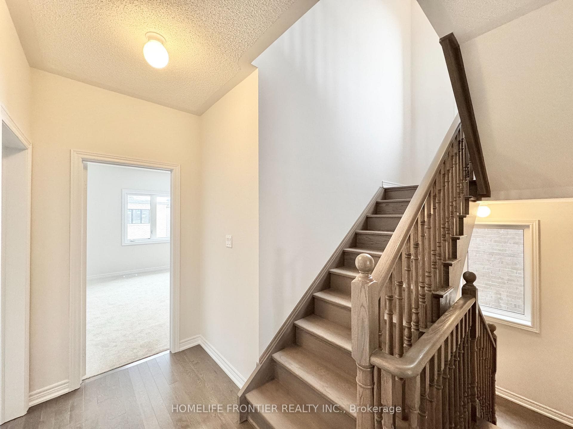 879 Plum Place photo 29