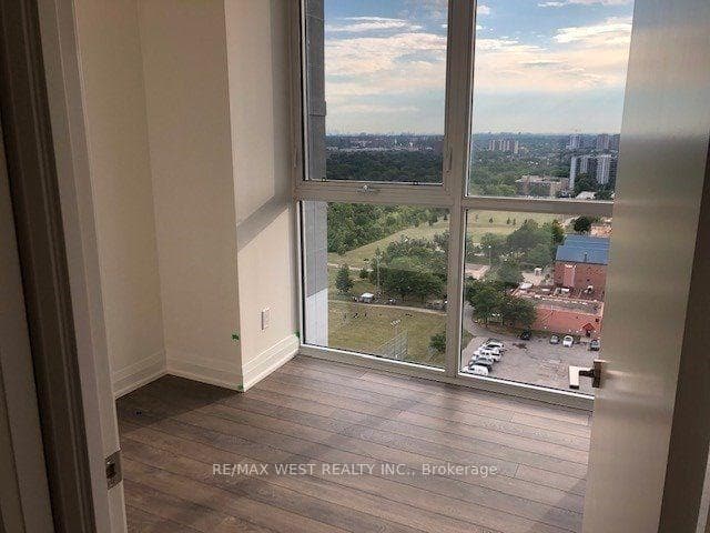 1461 Lawrence Avenue Unit 1602 photo 10
