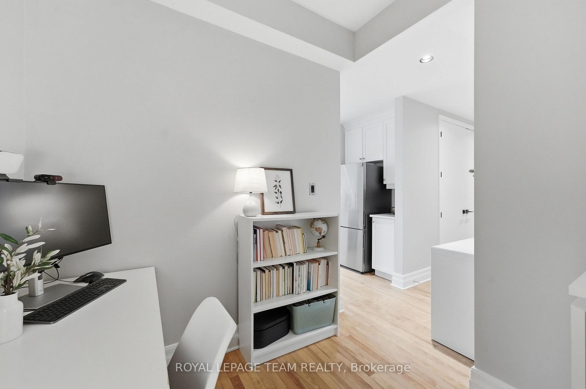 330 Loretta Avenue Unit 301 photo 8