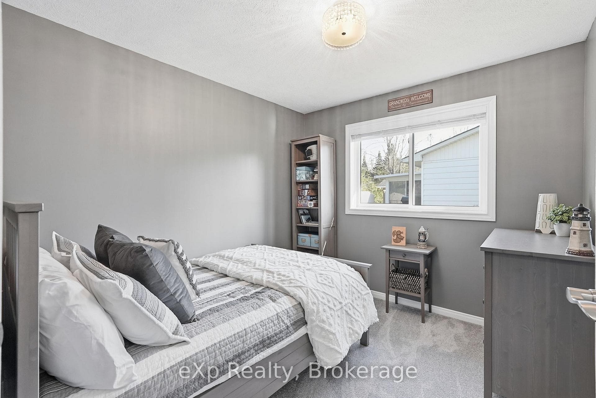 90 Mapleport Crescent photo 28