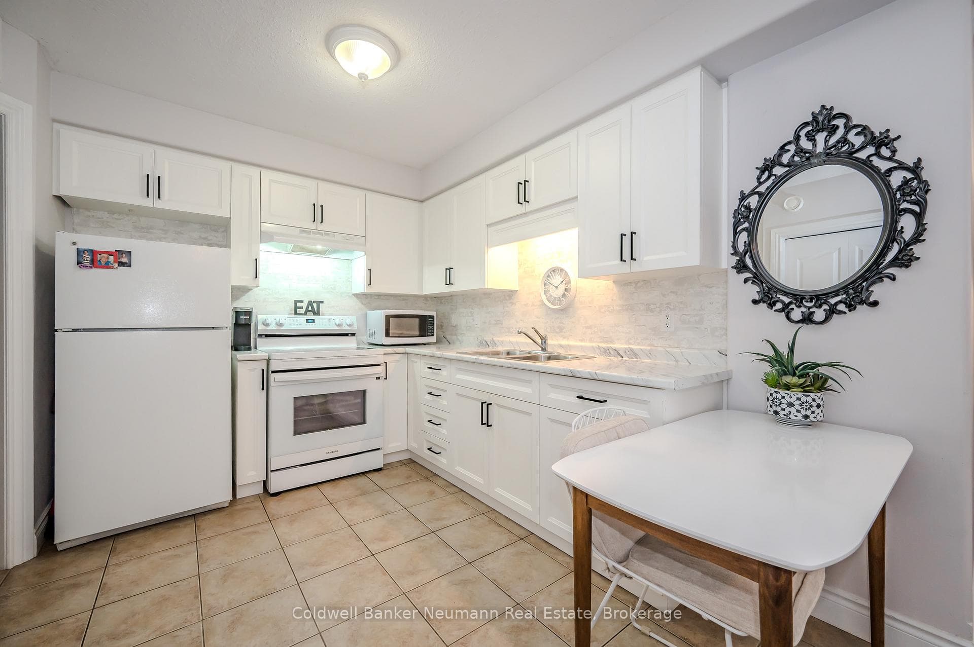 71 King Street photo 38