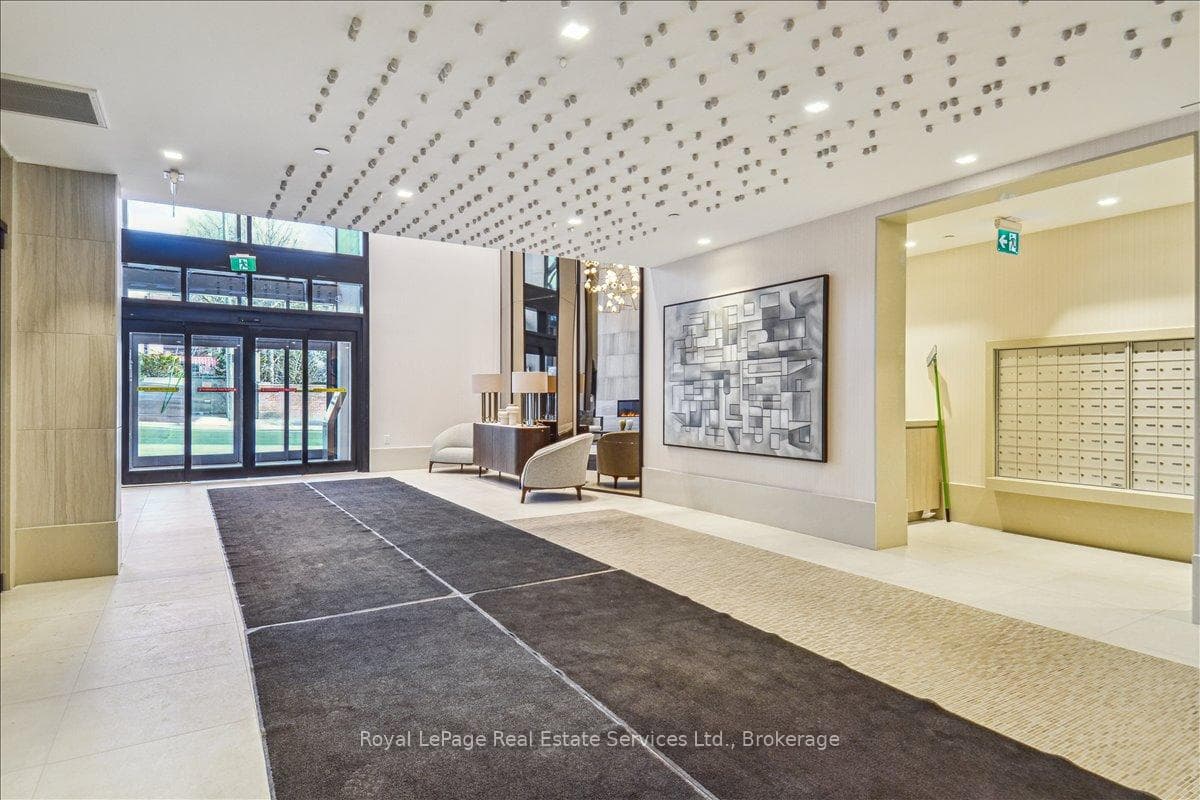 2020 Bathurst Street Unit 327 photo 19