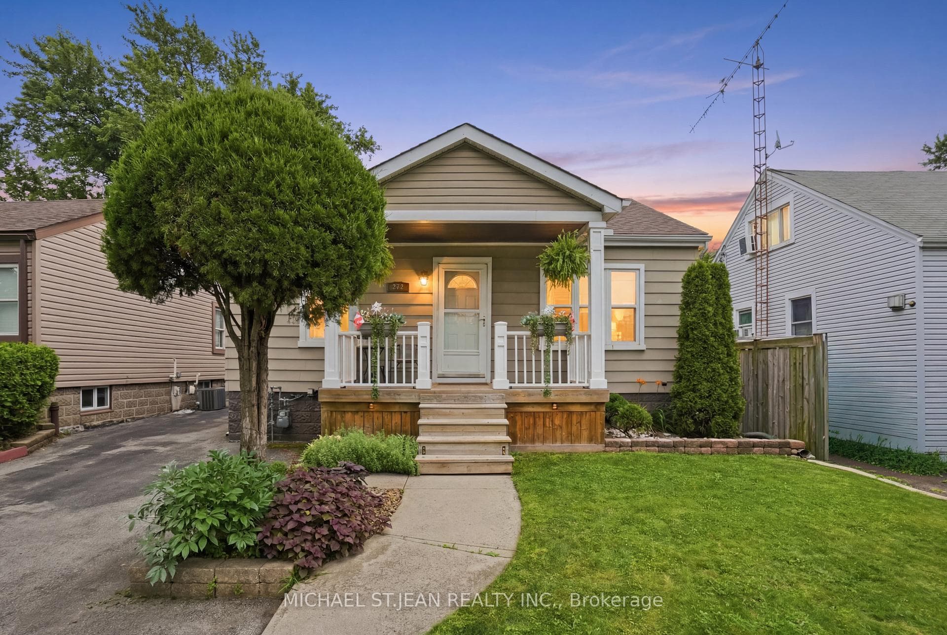 272 Adeline Avenue photo 1