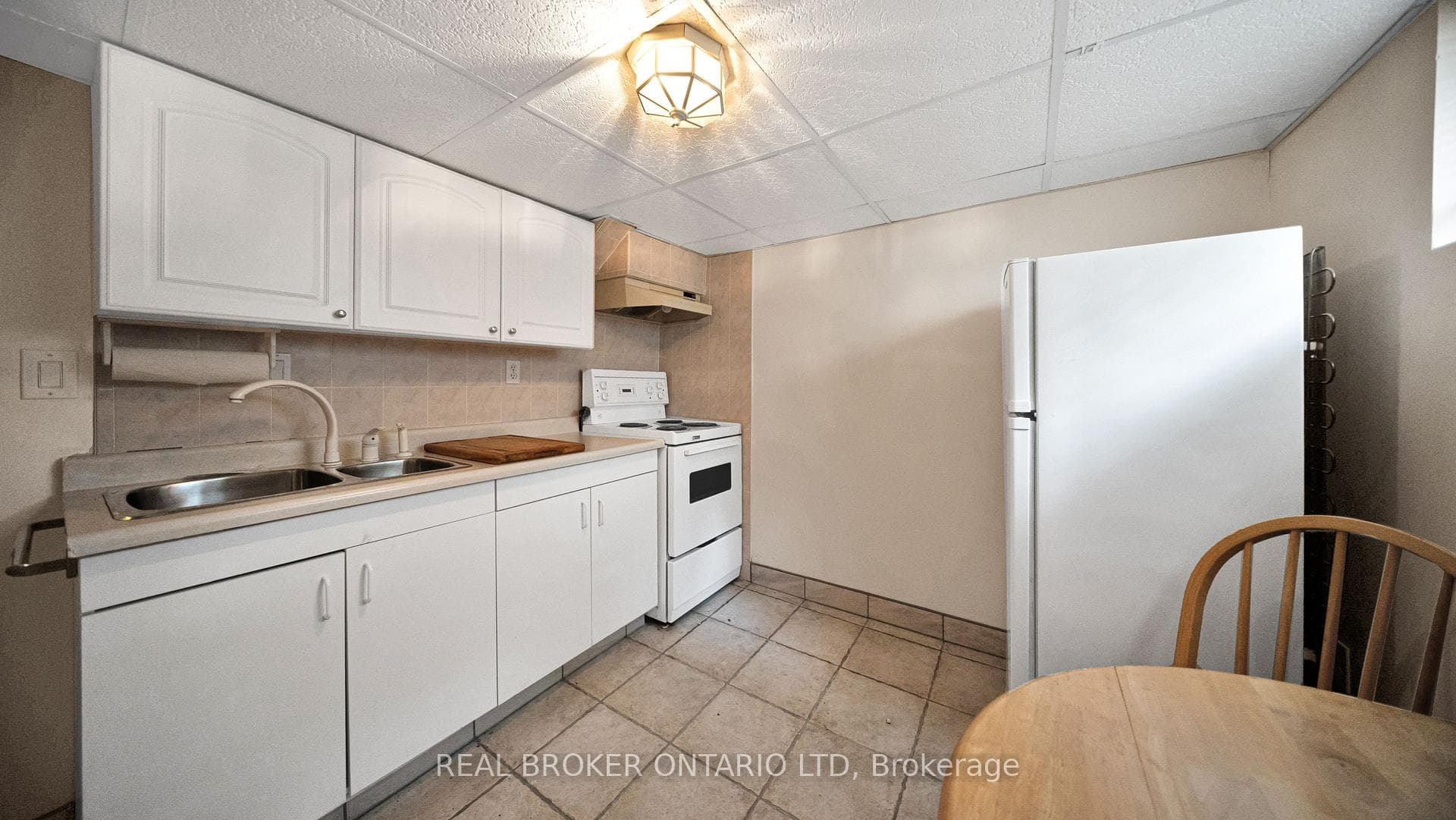 74 Sterling Street photo 24