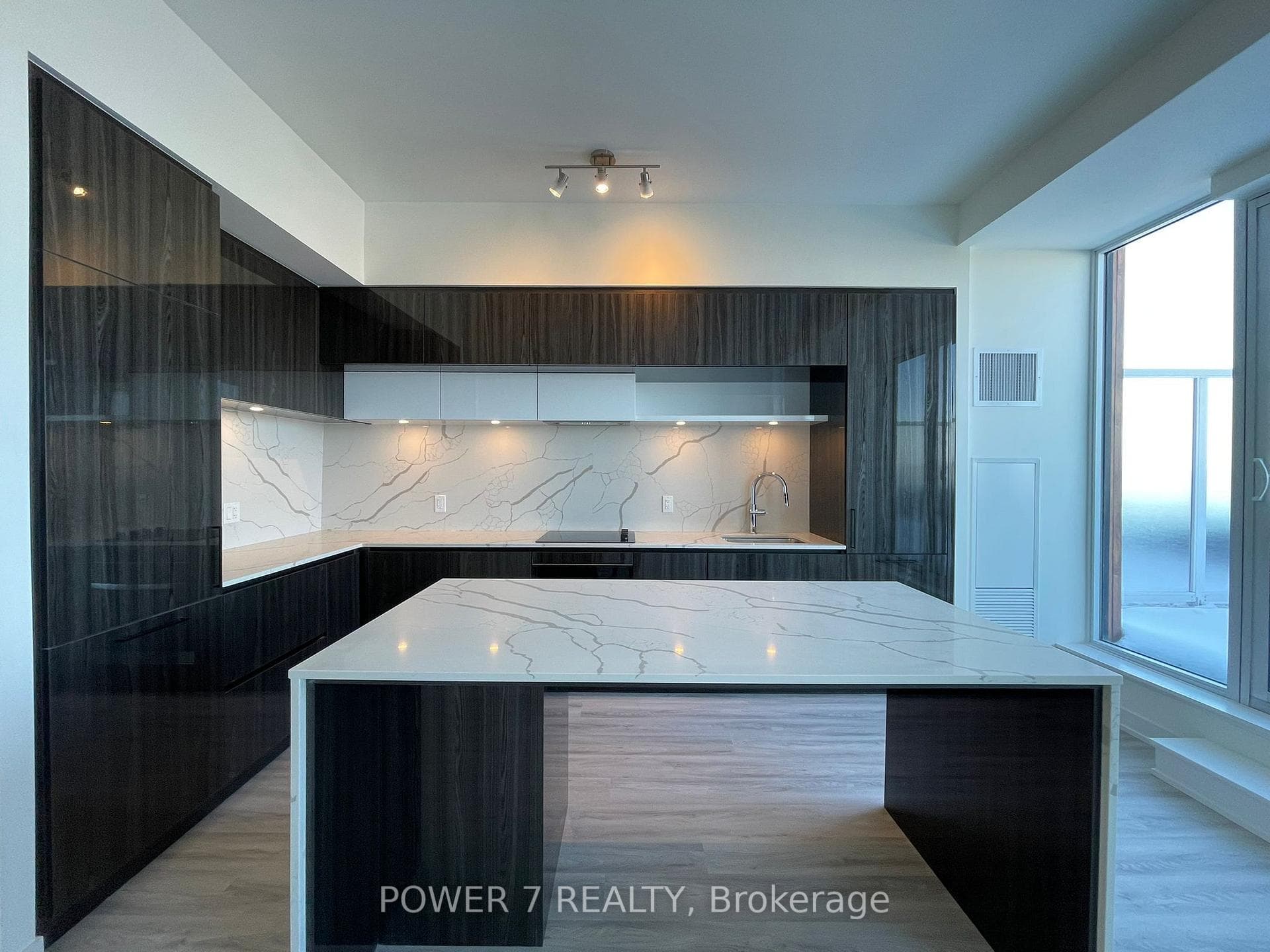 6 David Eyer Road Unit 916 photo 1