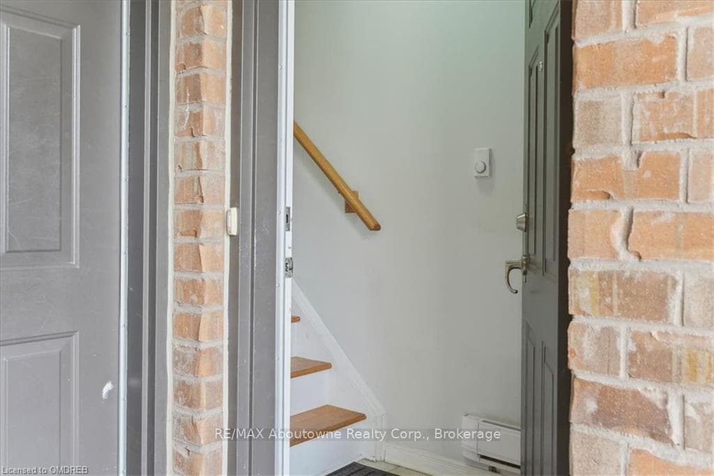 2441 GREENWICH Drive Unit 121 photo 5