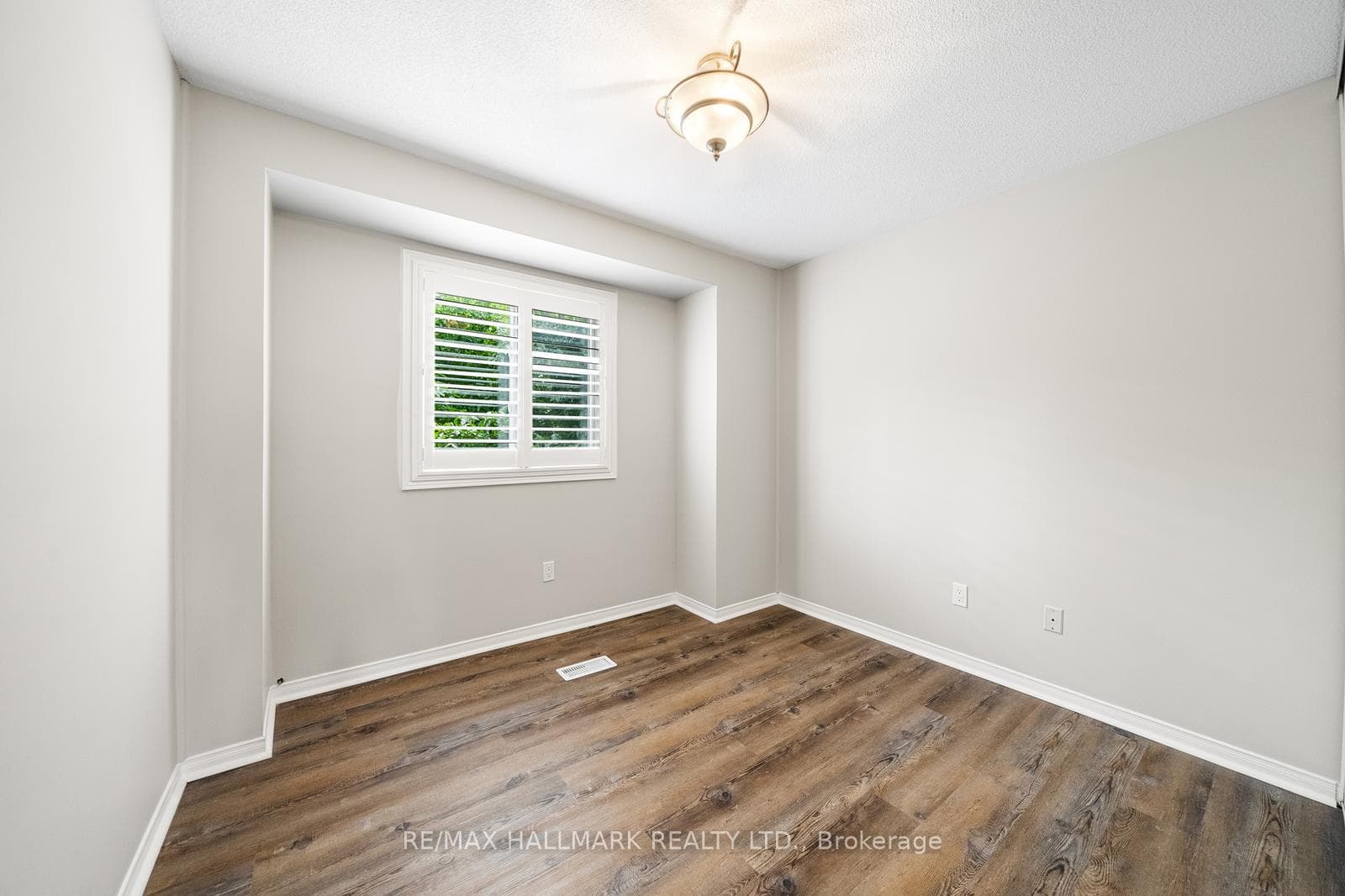 2398 Britannia Road Unit 61 photo 28