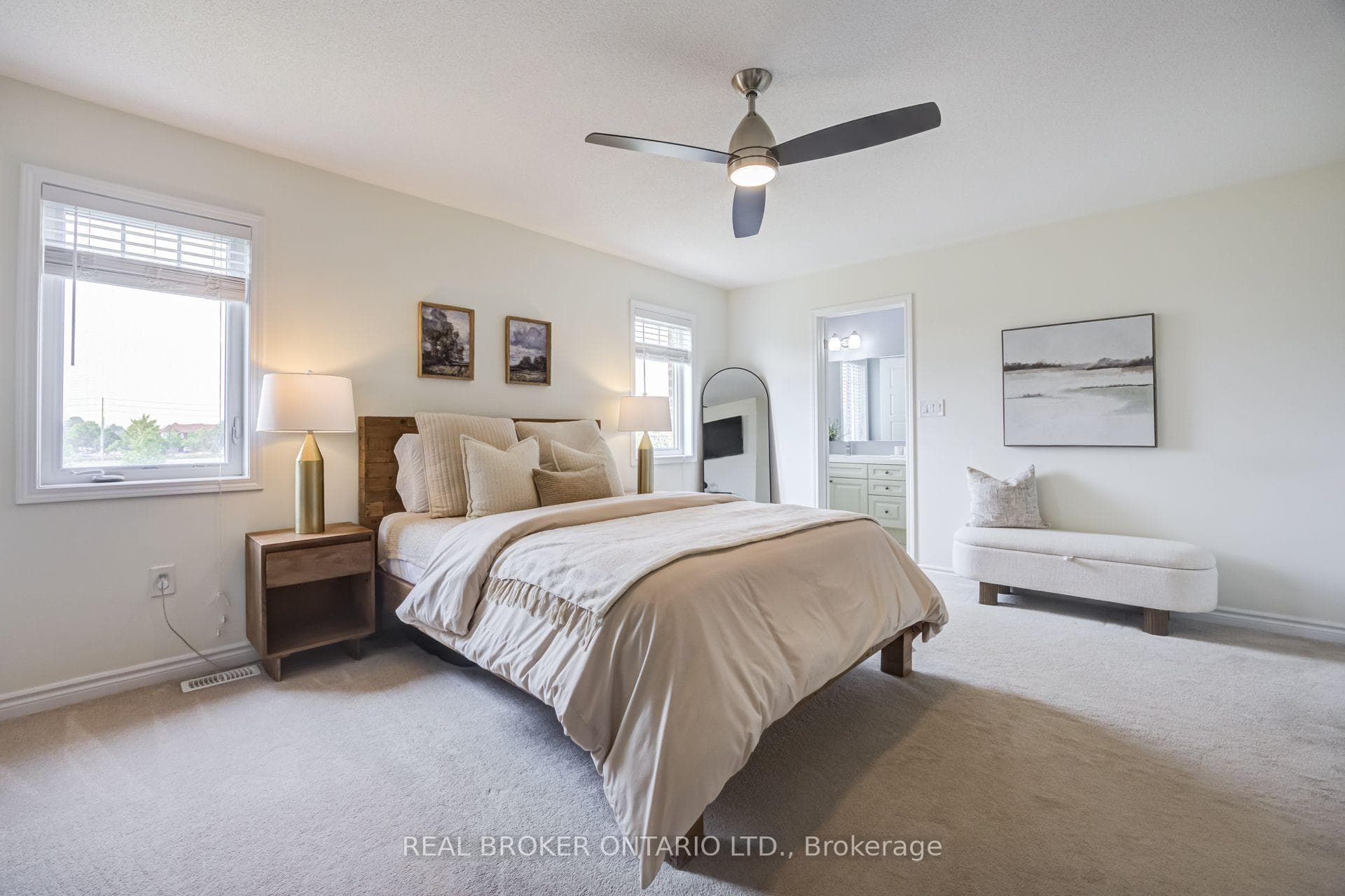 1178 Duignan Crescent photo 25