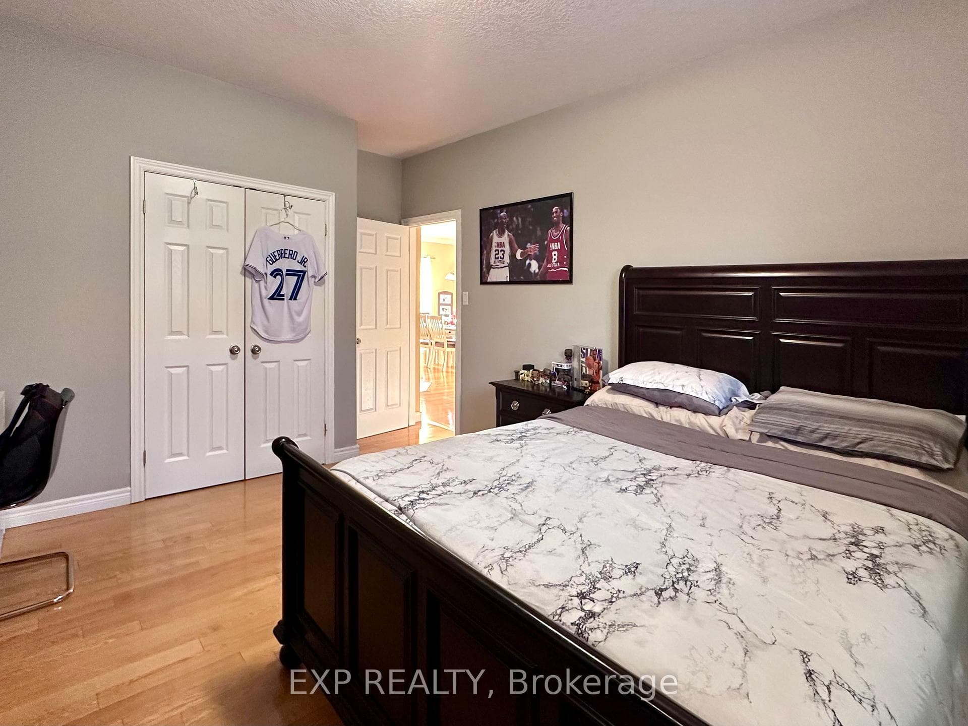 1 Falconridge Court photo 26