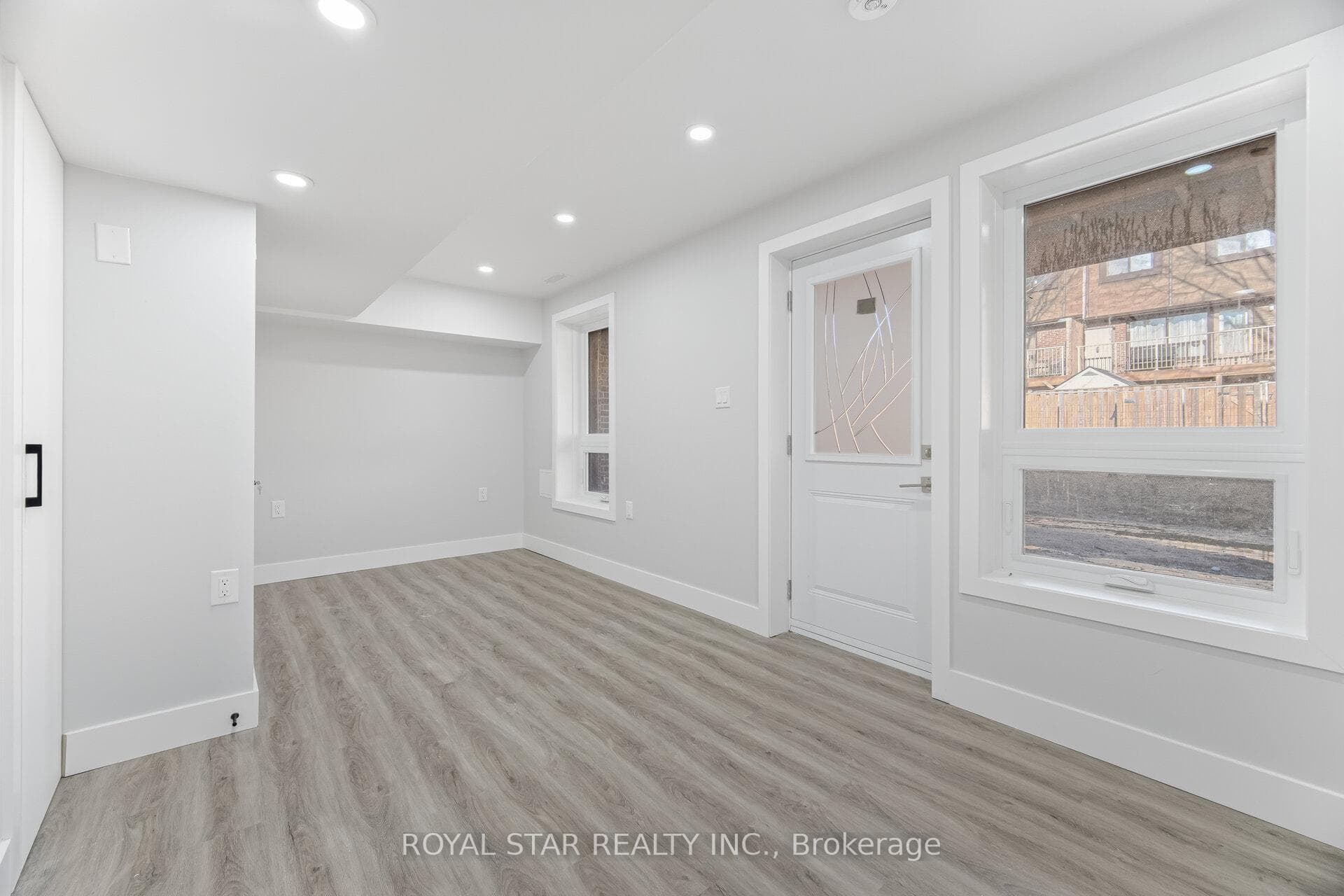 11 Plaisance Road Unit 3 photo 36