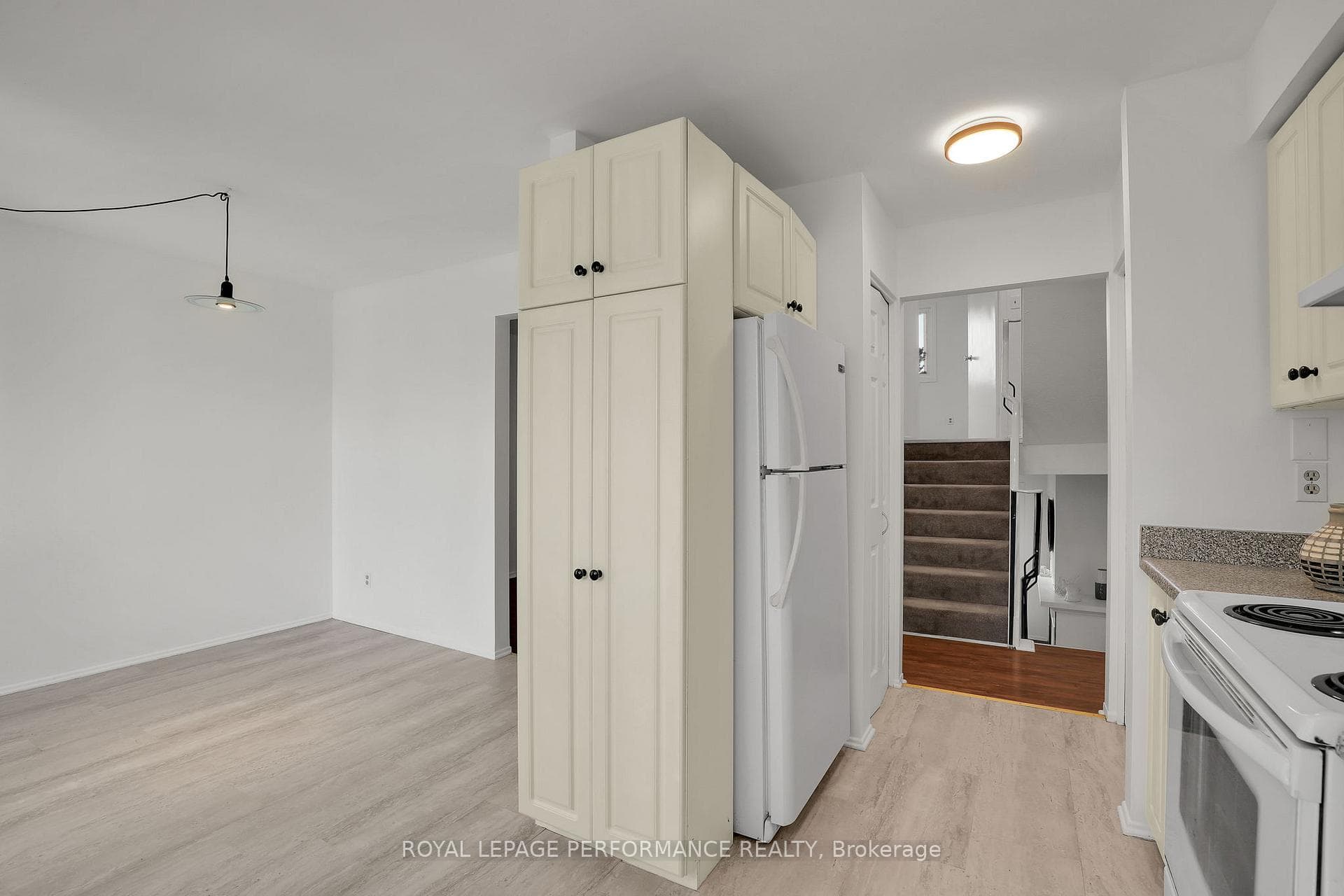 3342 Southgate Road Unit 10 photo 18