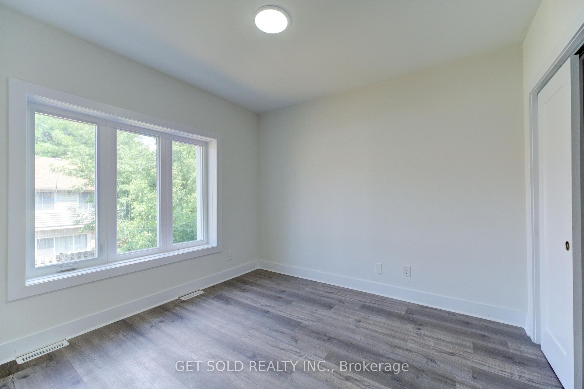 6701 Thorold Stone Road Unit 4 photo 11
