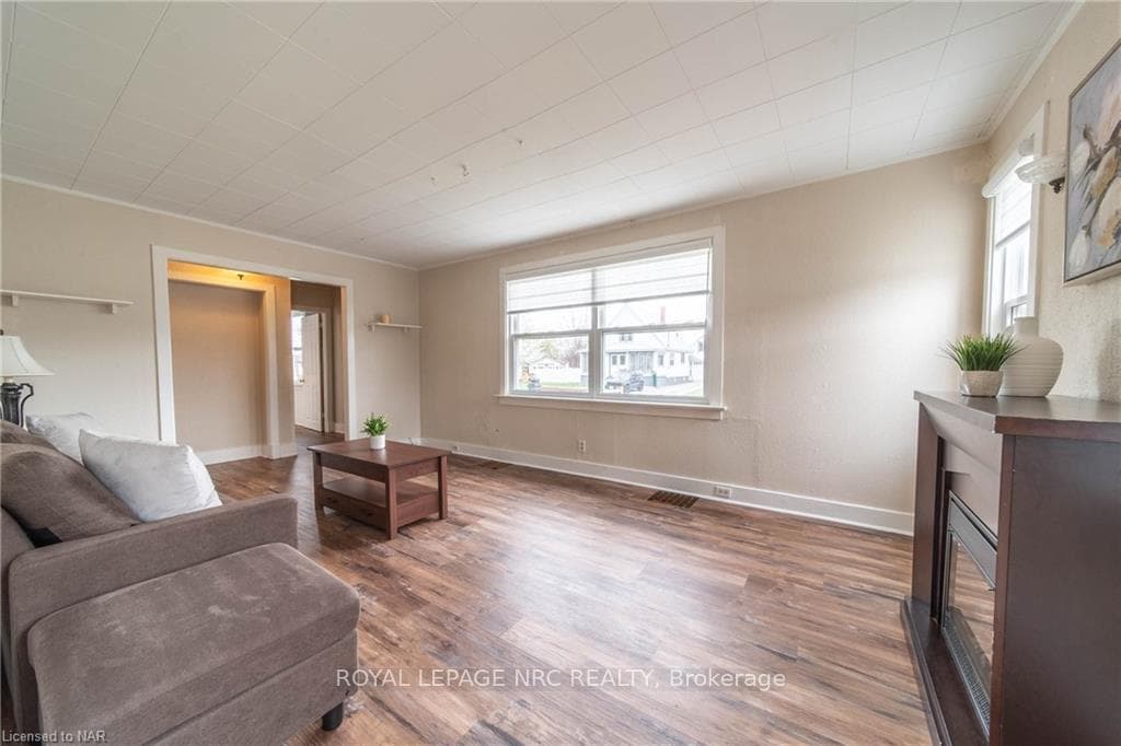 5885 Keith Street photo 3