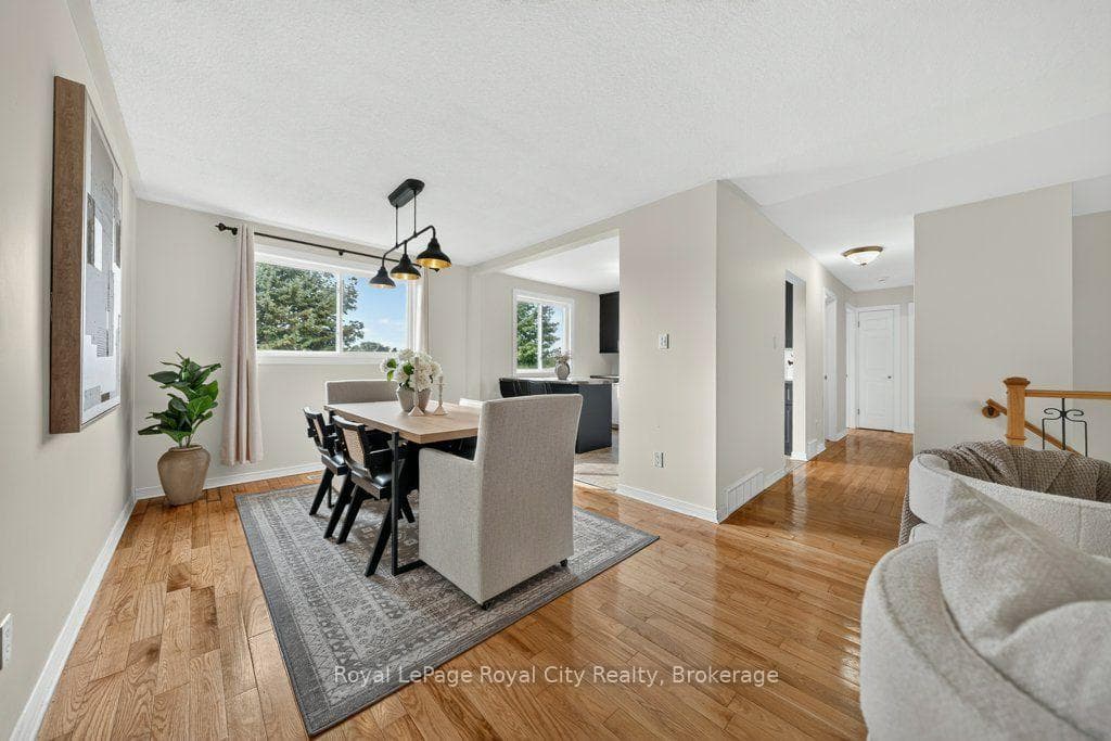 18 Springdale Boulevard photo 10