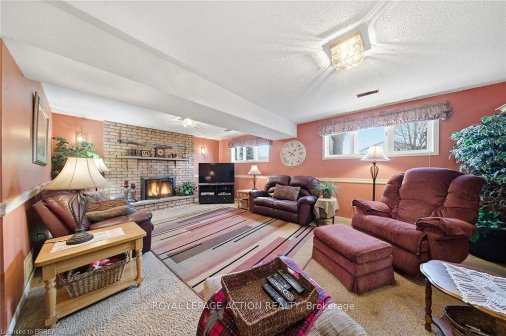 2 Flamboro Court photo 20