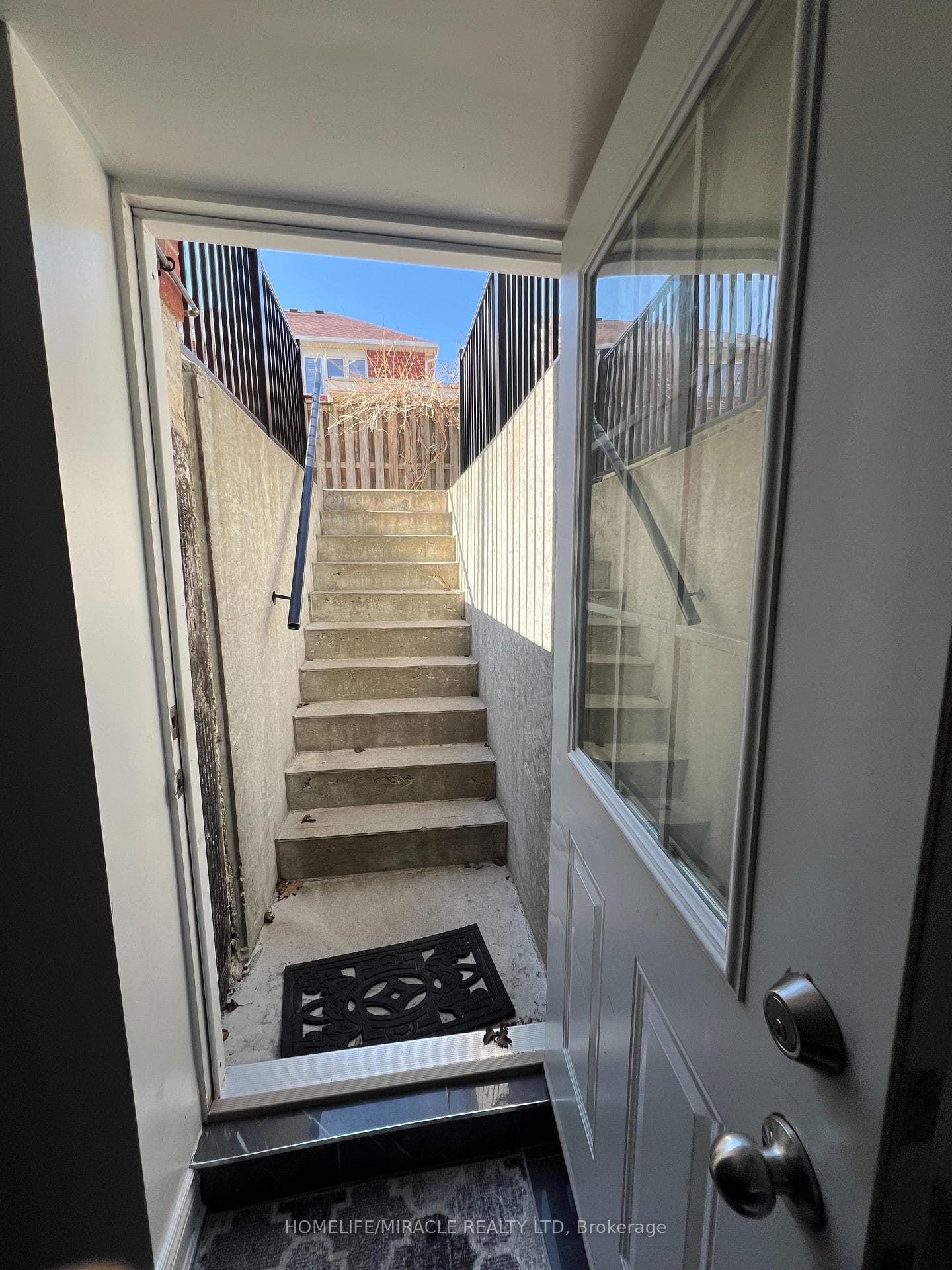 53 Hiberton Crescent photo 22