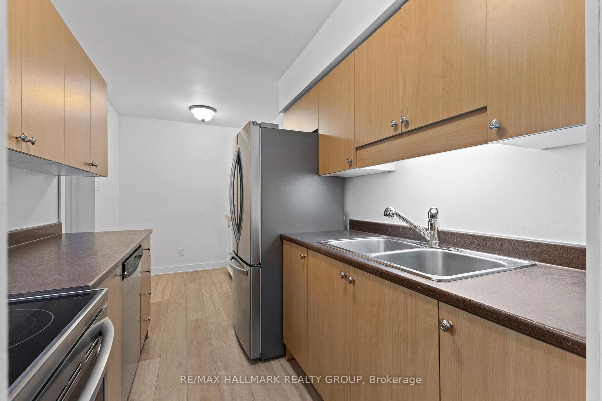 463 Canotia Place photo 14