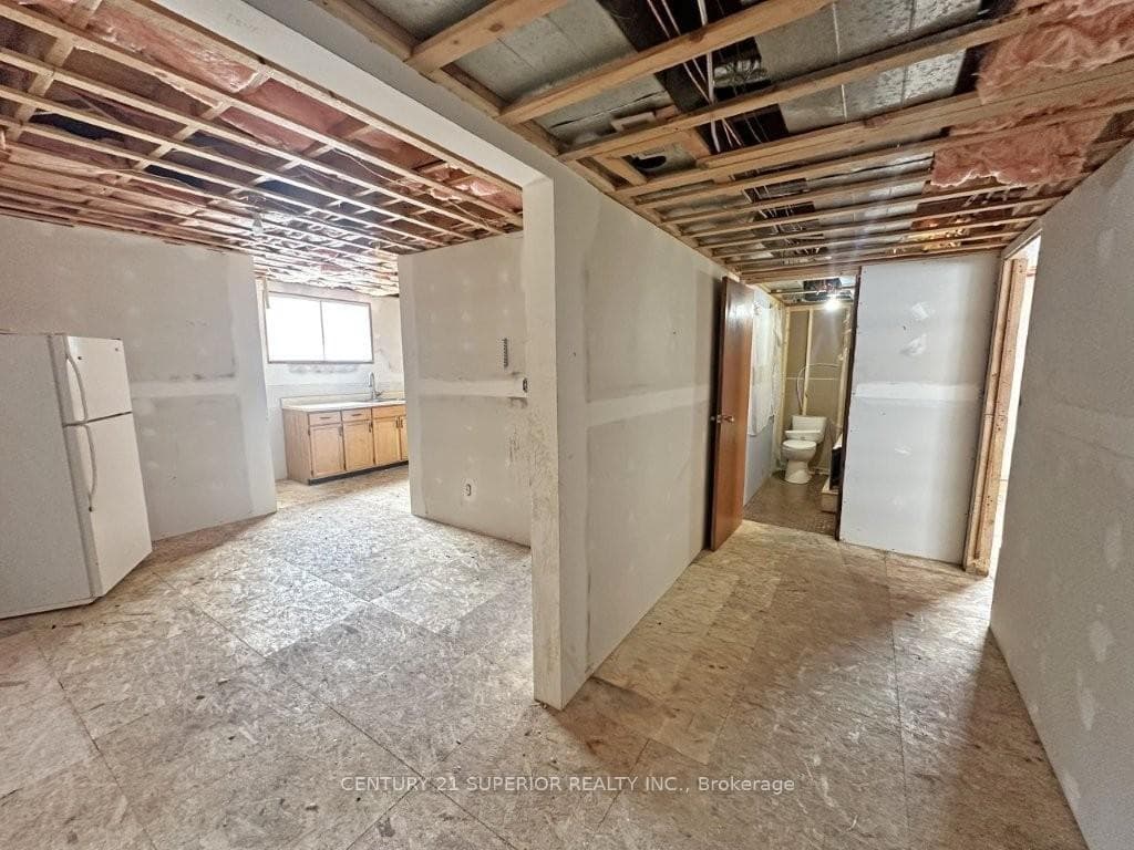 703 Hodder Ave photo 24