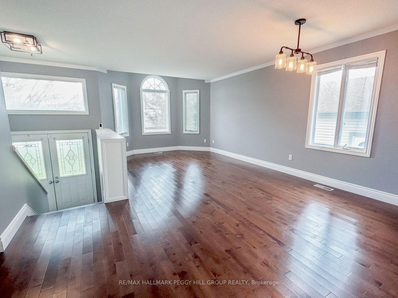42 Royal Beech Drive photo 2