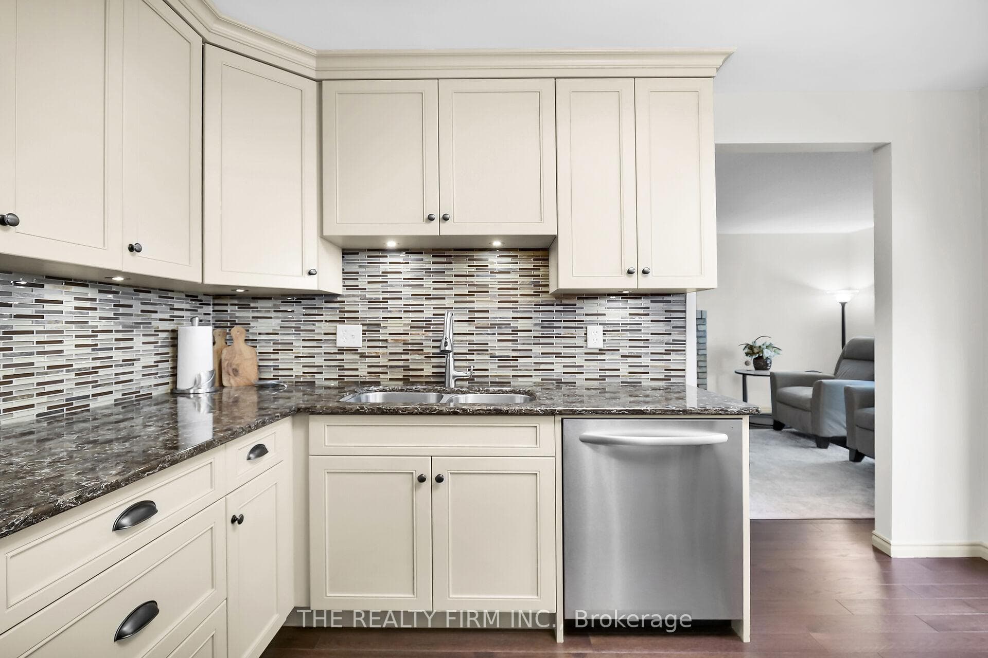 64 Knights Bridge Road photo 10