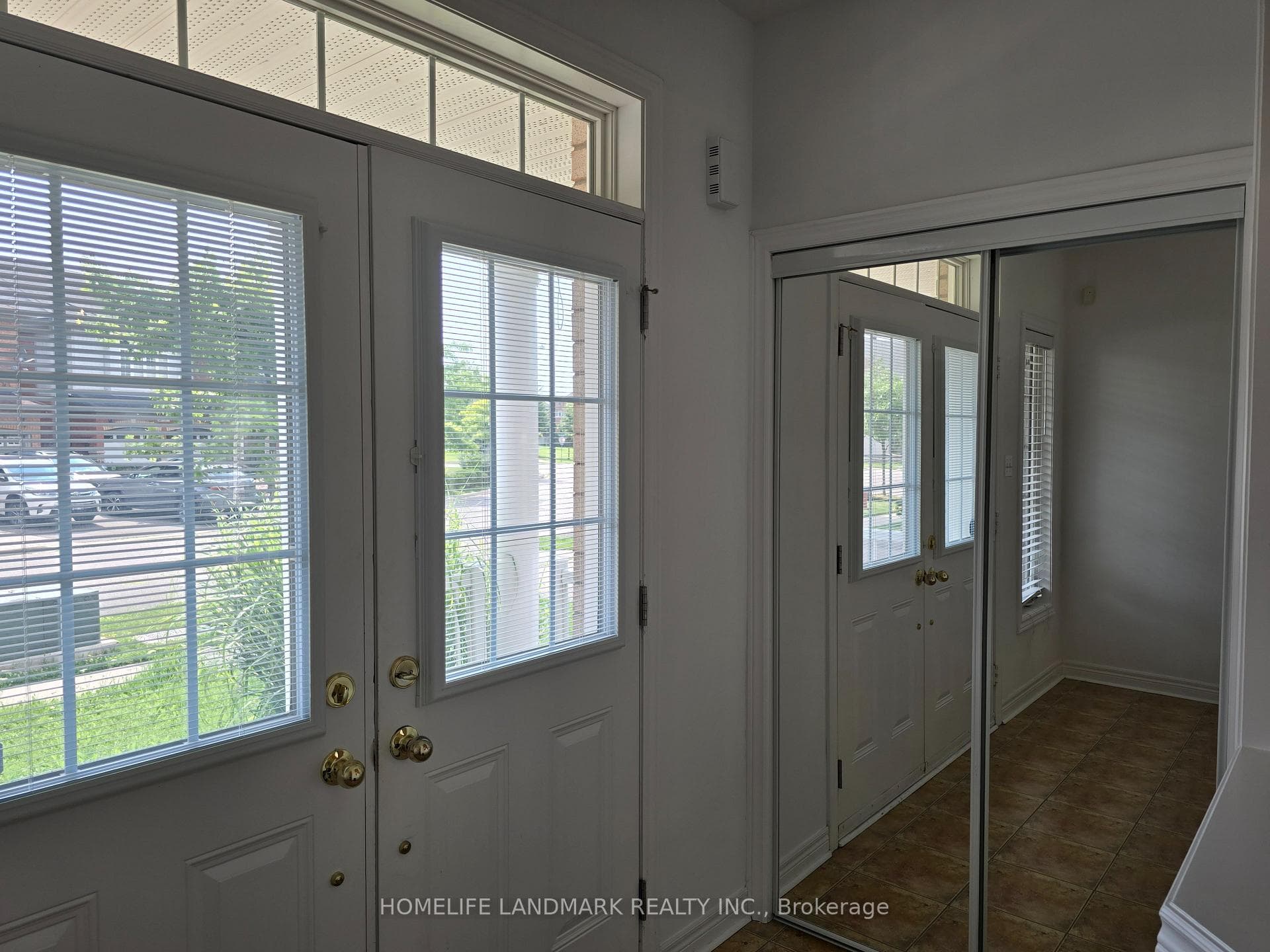 12 Dovetail Drive photo 2