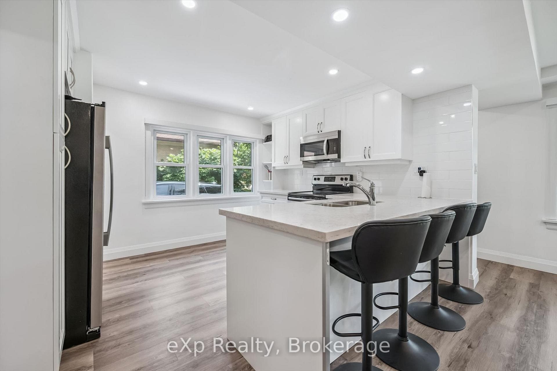 151 Hungerford Road photo 8