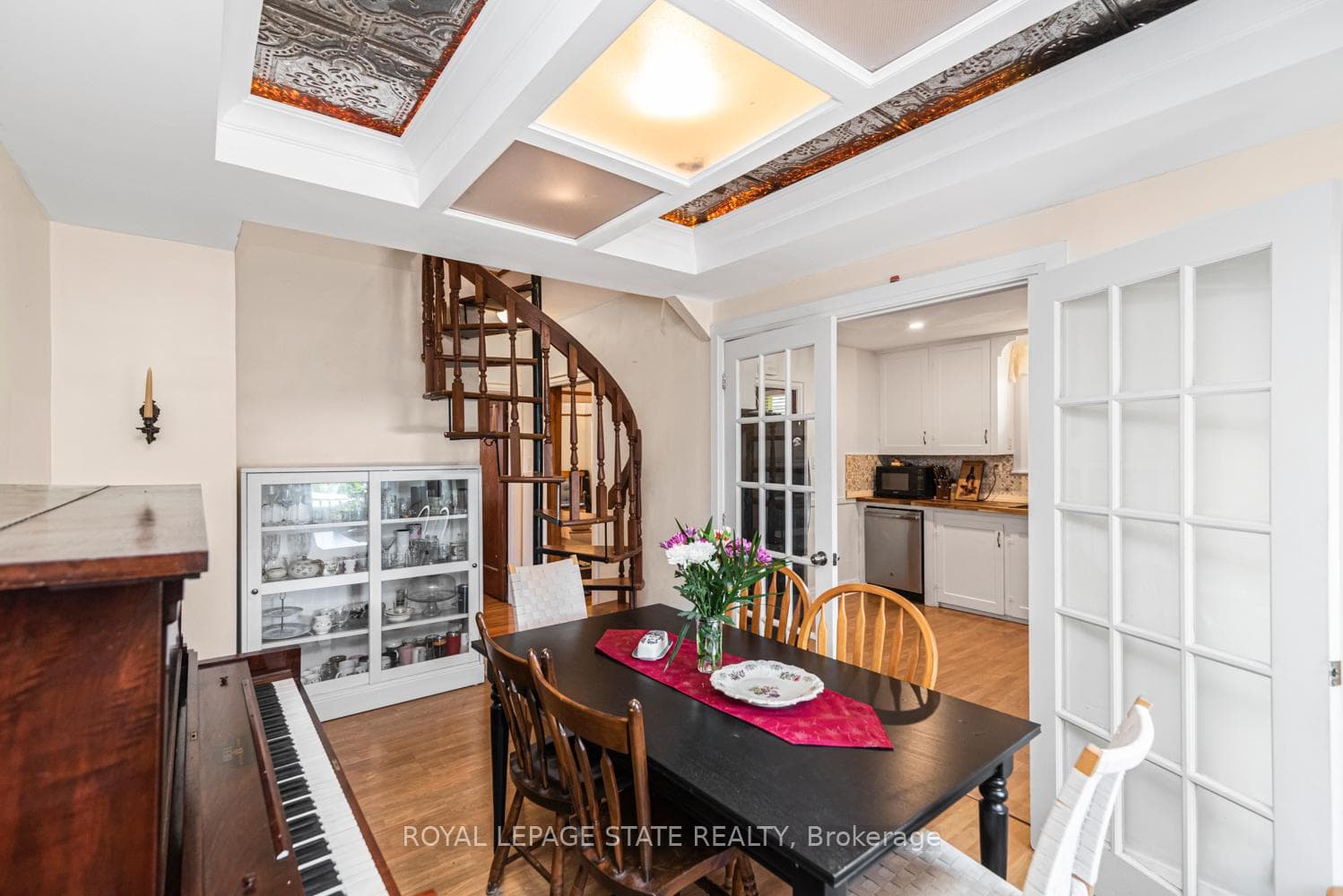 52 Cameron Avenue photo 14