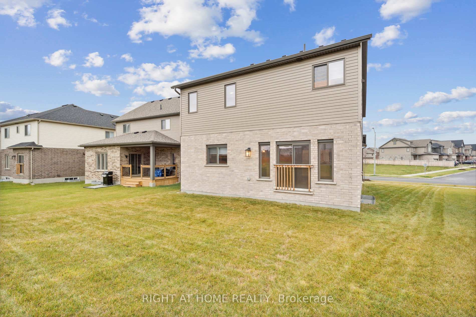 8 Rowland Street photo 31