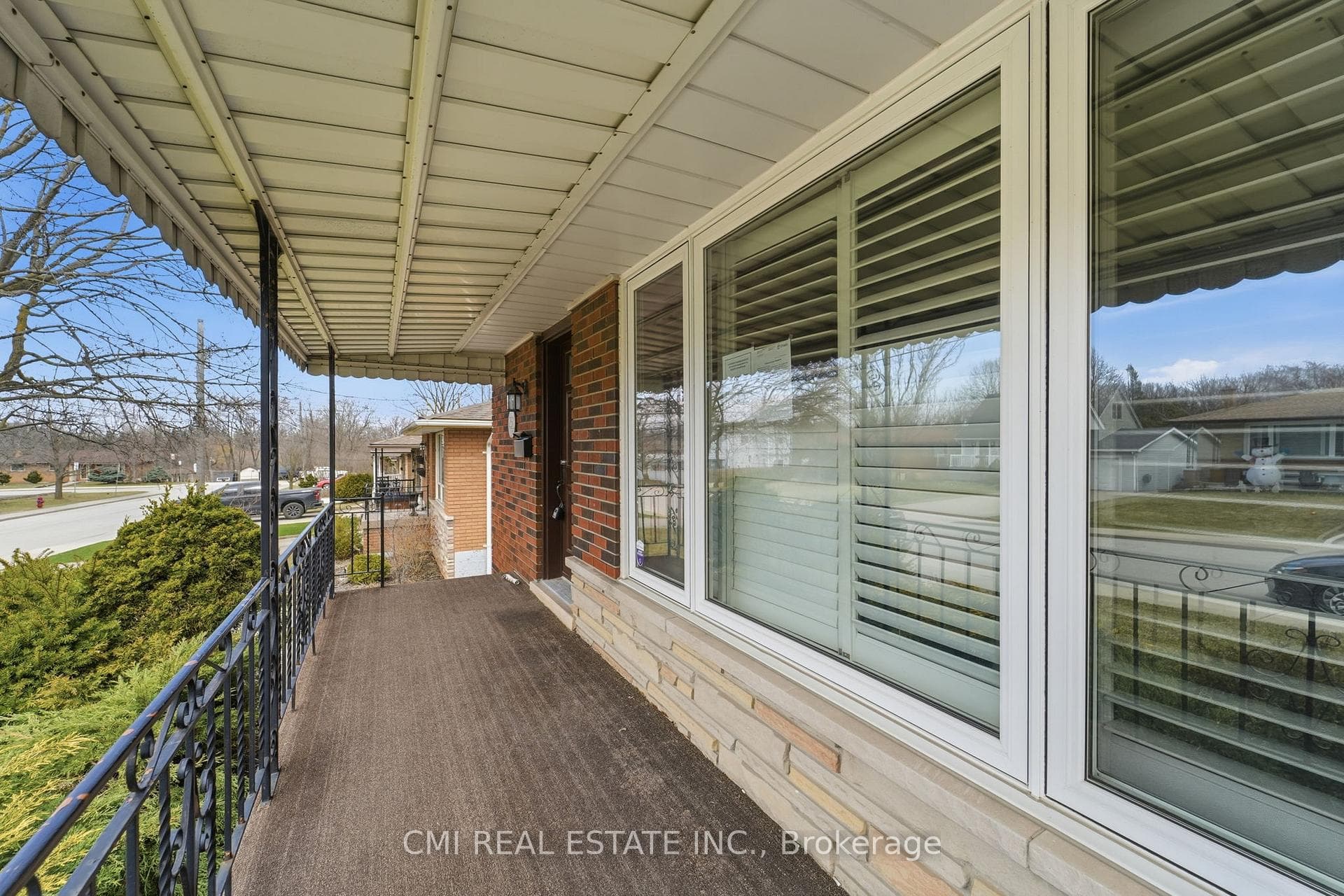 251 Fairridge Road photo 5