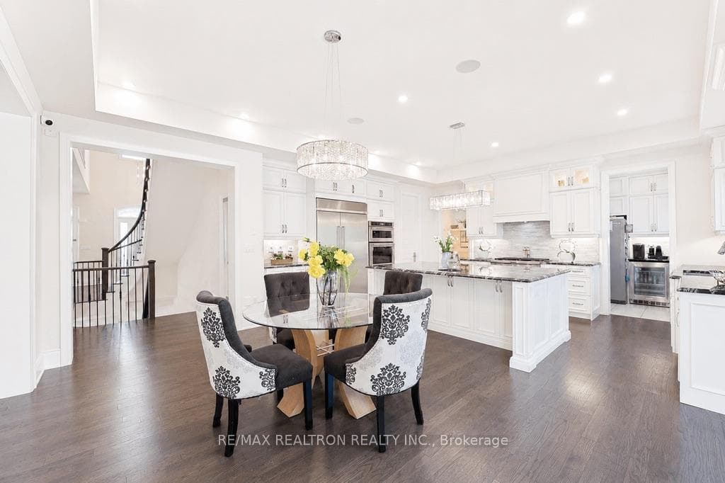 26 Sir Henry Court photo 15