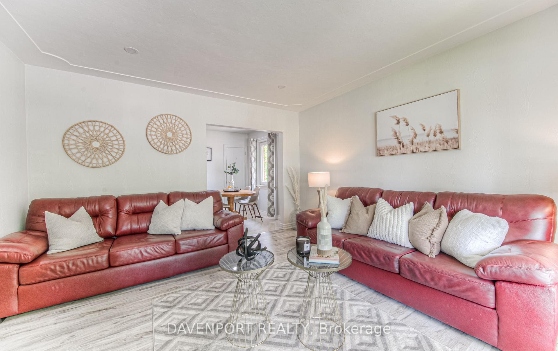 17 Suffolk Avenue photo 8