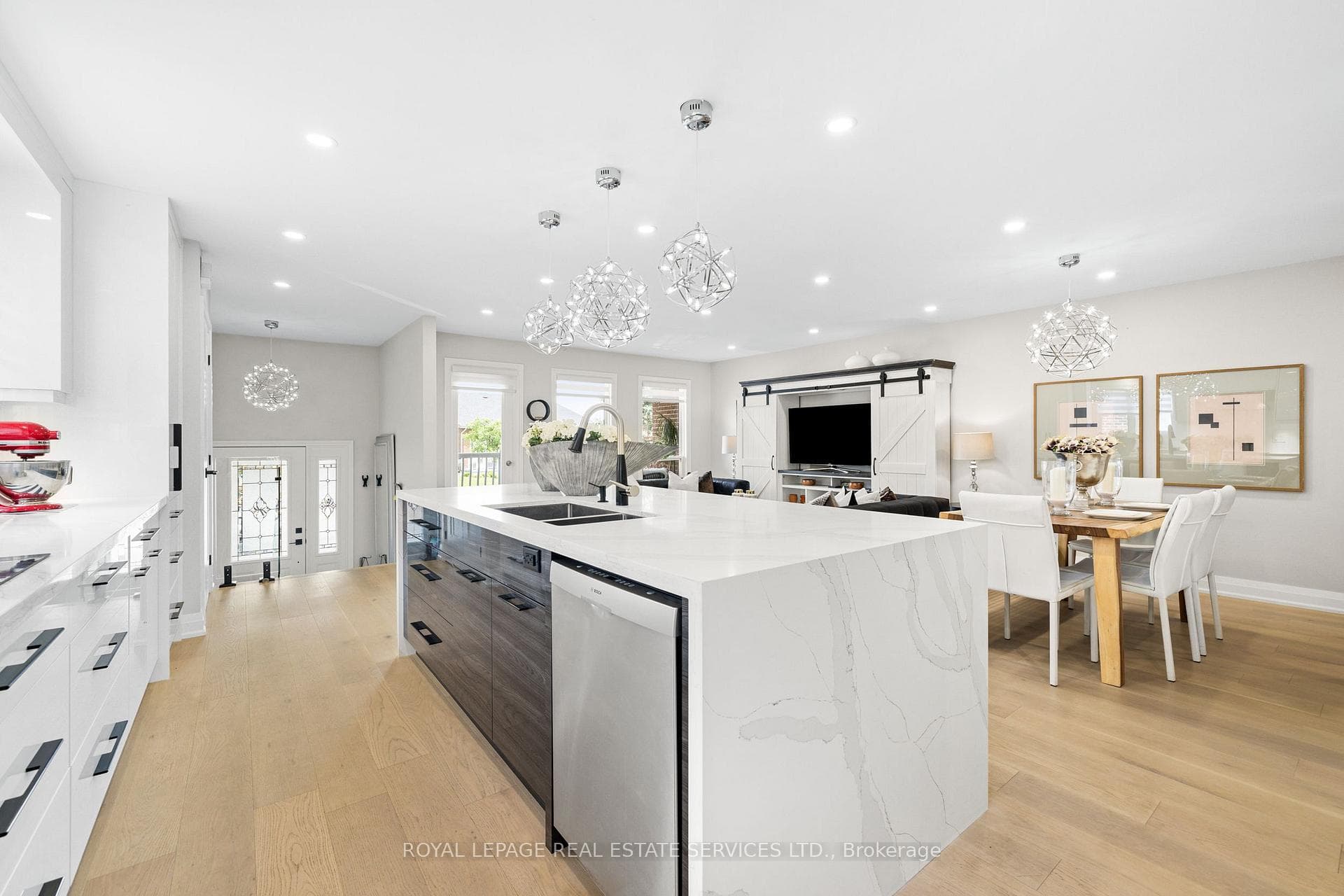 4052 Dunmow Crescent photo 10
