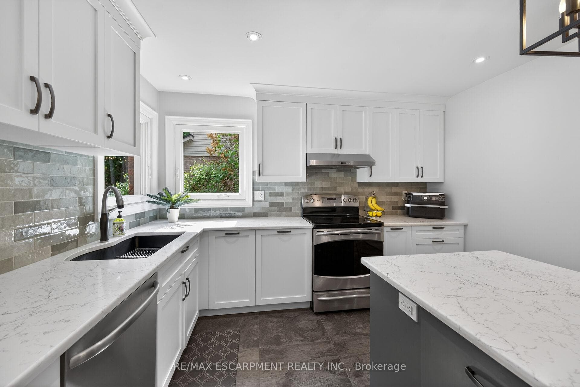 32 Symphony Place photo 14