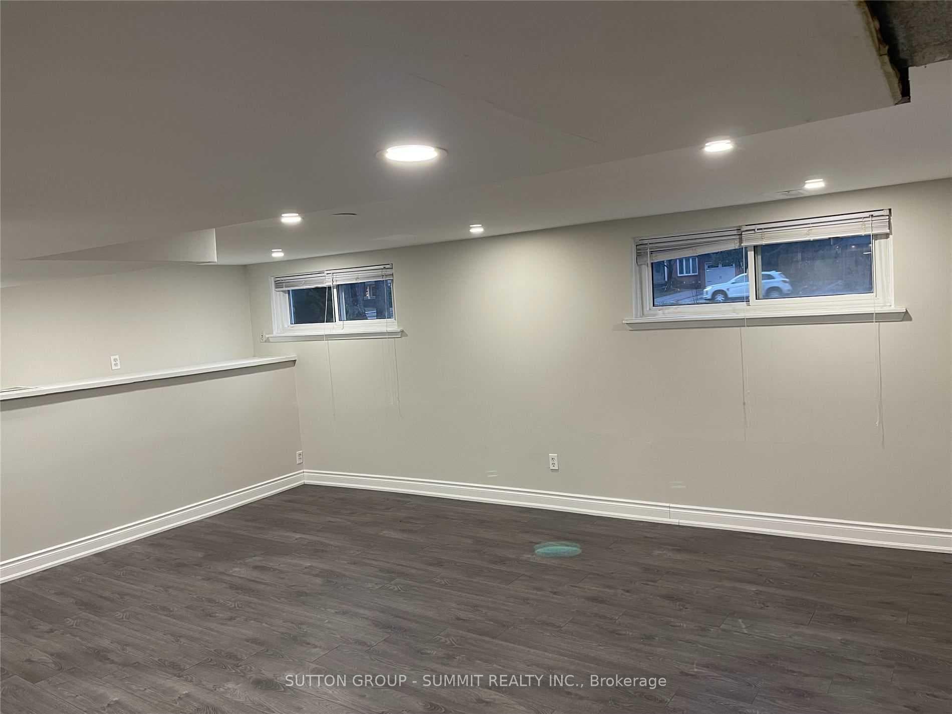 1093 Rebecca Street photo 27