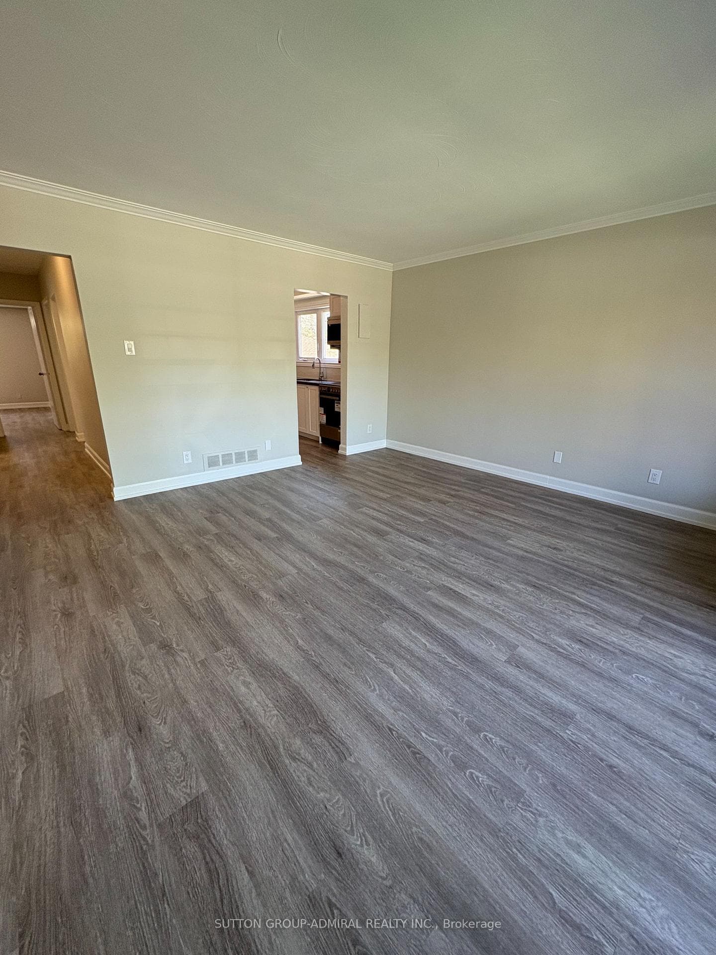 27 Bedford Park Avenue Unit 2 photo 3
