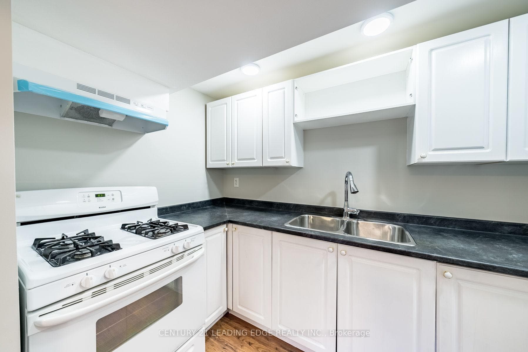 21 Hulley Crescent photo 36