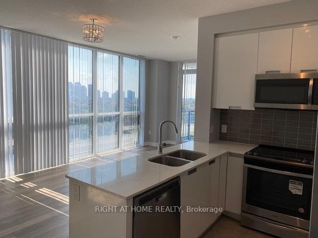 5025 Four Springs Avenue Unit 807 photo 11