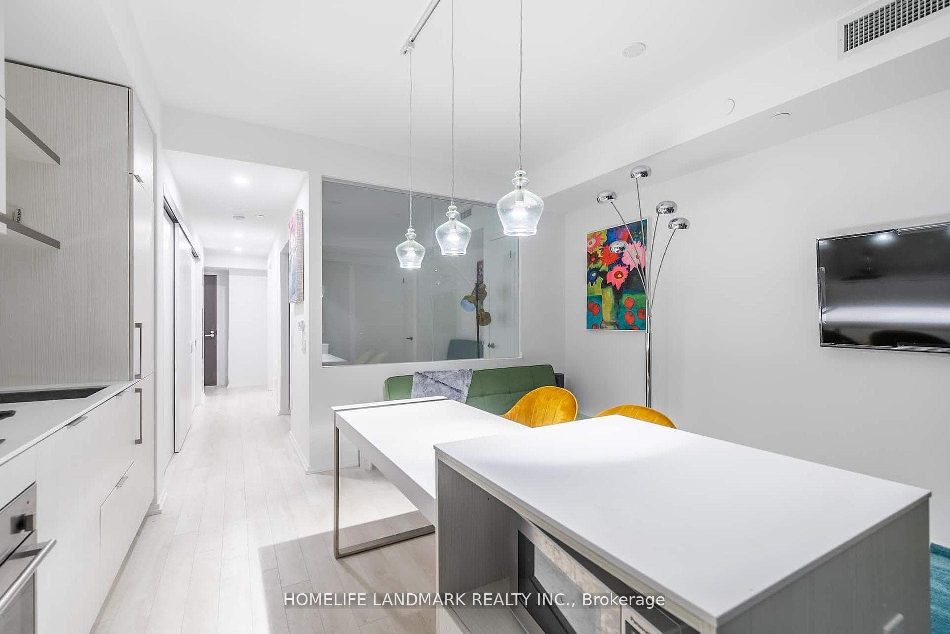197 Yonge Street Unit 4403 photo 7