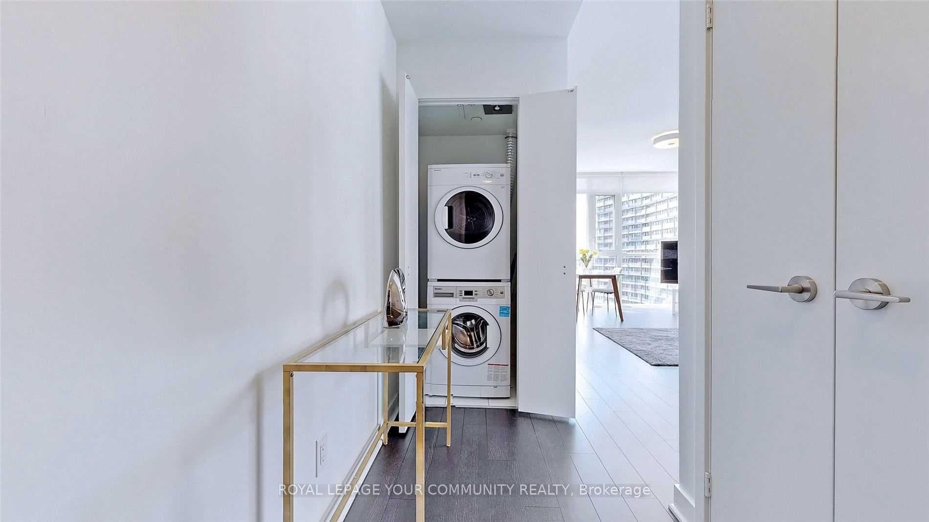 290 Adelaide Street Unit 2204 photo 6