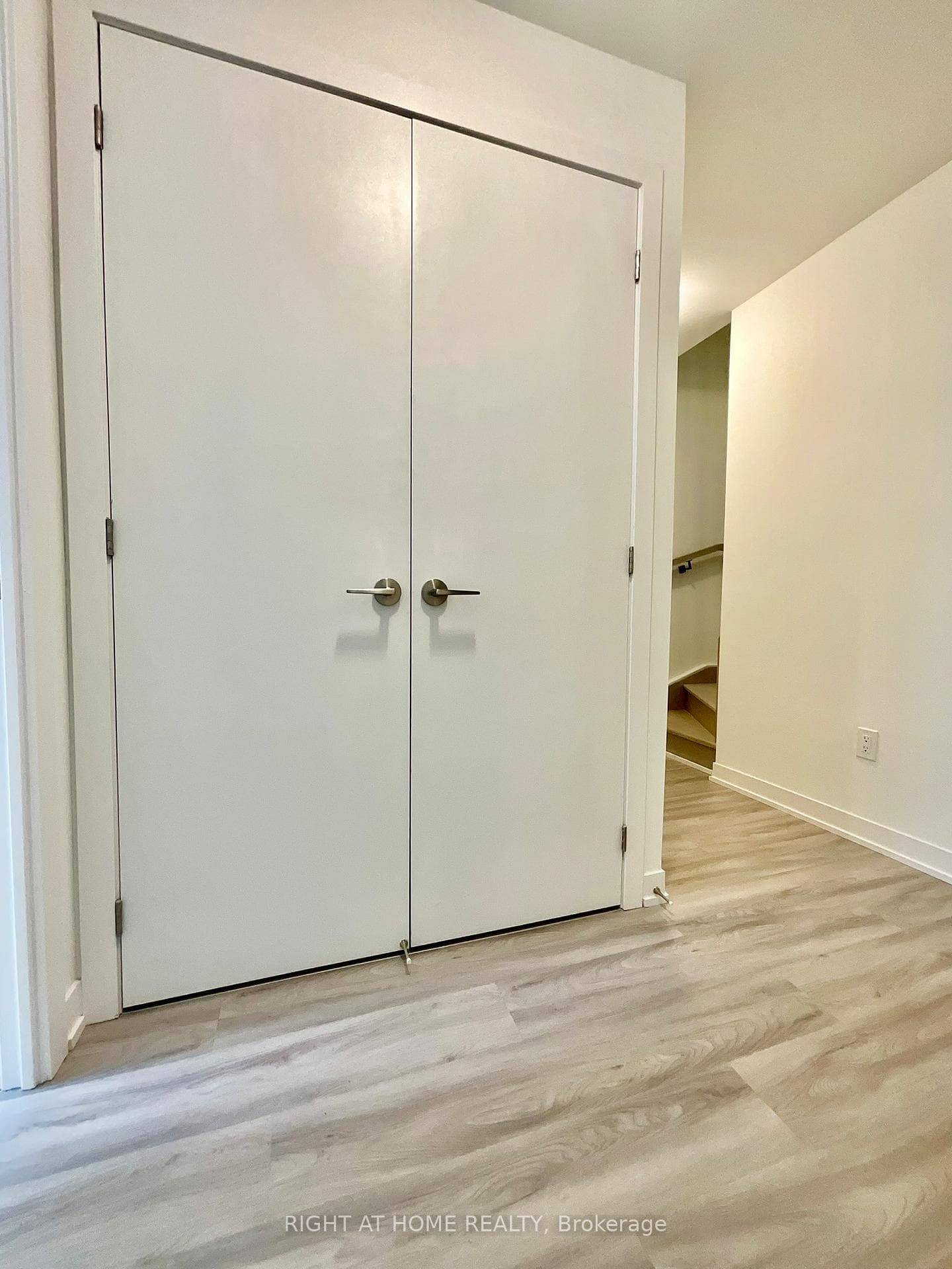 8 Steckley House Lane Unit 212 photo 19