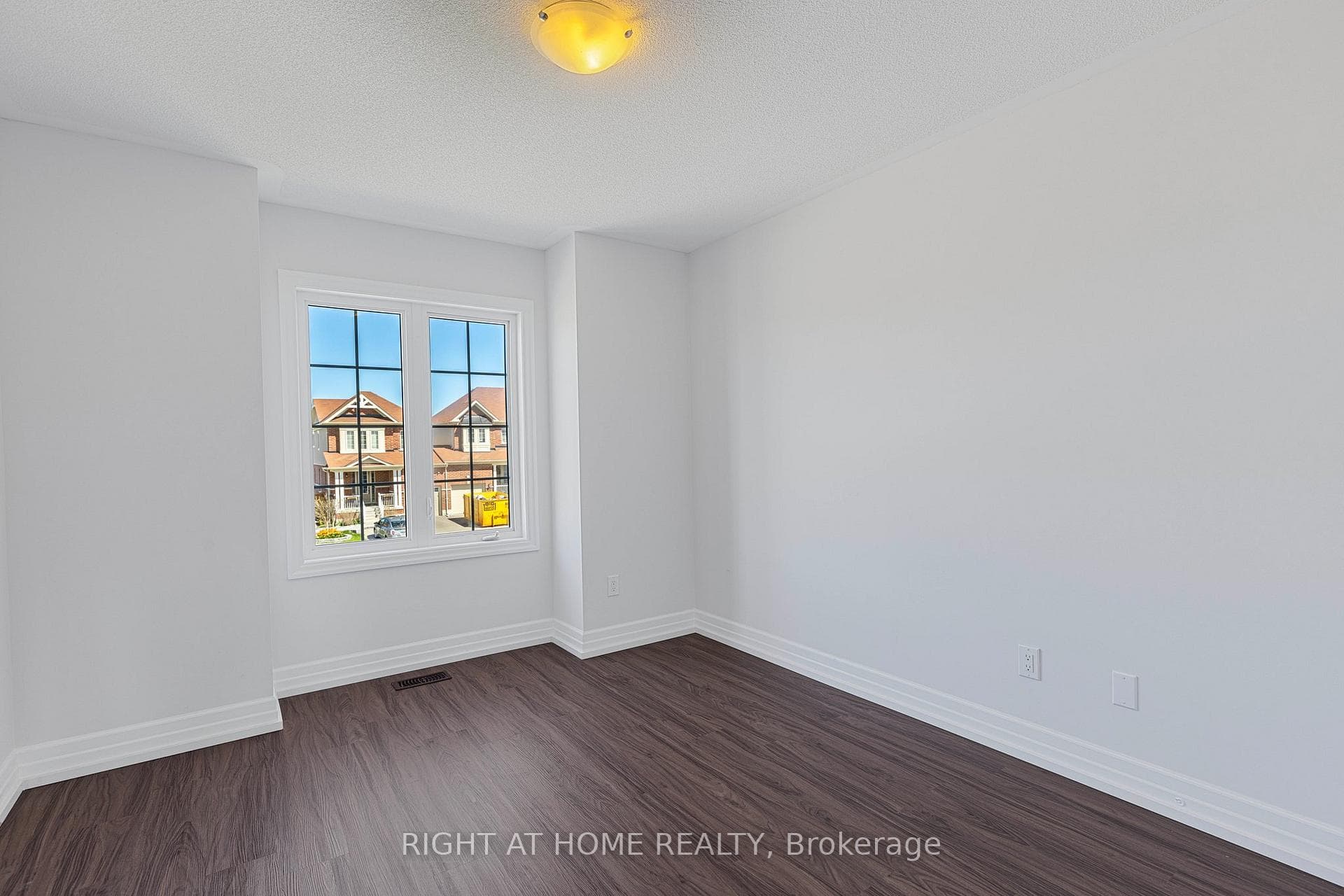 105 Wagner Crescent photo 21